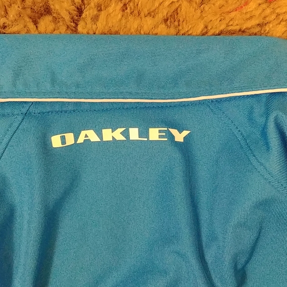 Oakley 'Falcon's Fire' logo golf shirt - Picture 4 of 4